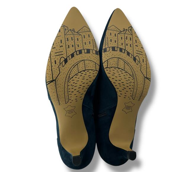 NEW Bella Vita Blue Suede Kitten Heels Size 8W Wide Buckle Pointed Toe Booties - Picture 12 of 13